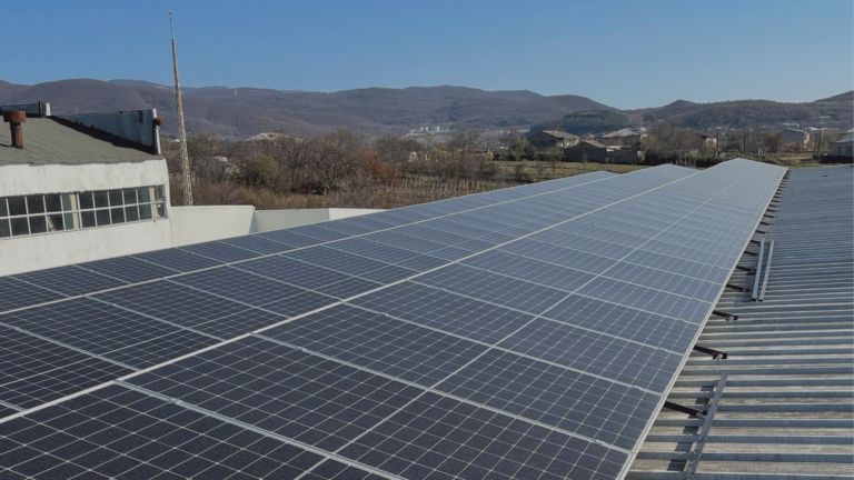 U.S. Clean-Energy Sector Leans Into Red States Amid Federal Headwinds
